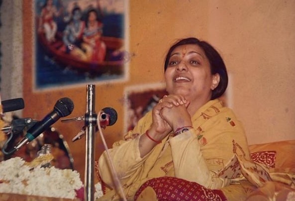 A radiant portrait of Didi Maa during a discourse