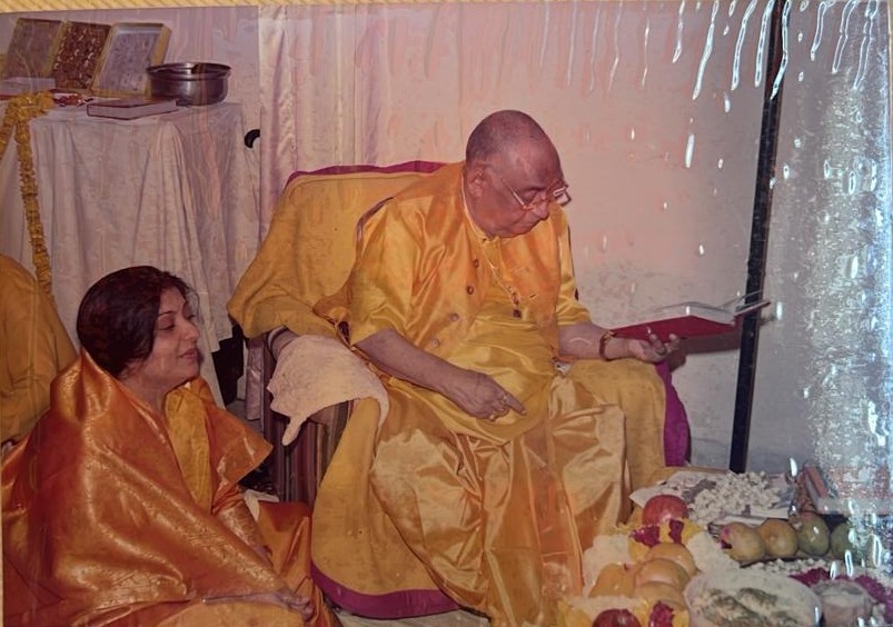 In reverent attendance beside Param Pujya Shree Ramkinkar ji Maharaj during a puja