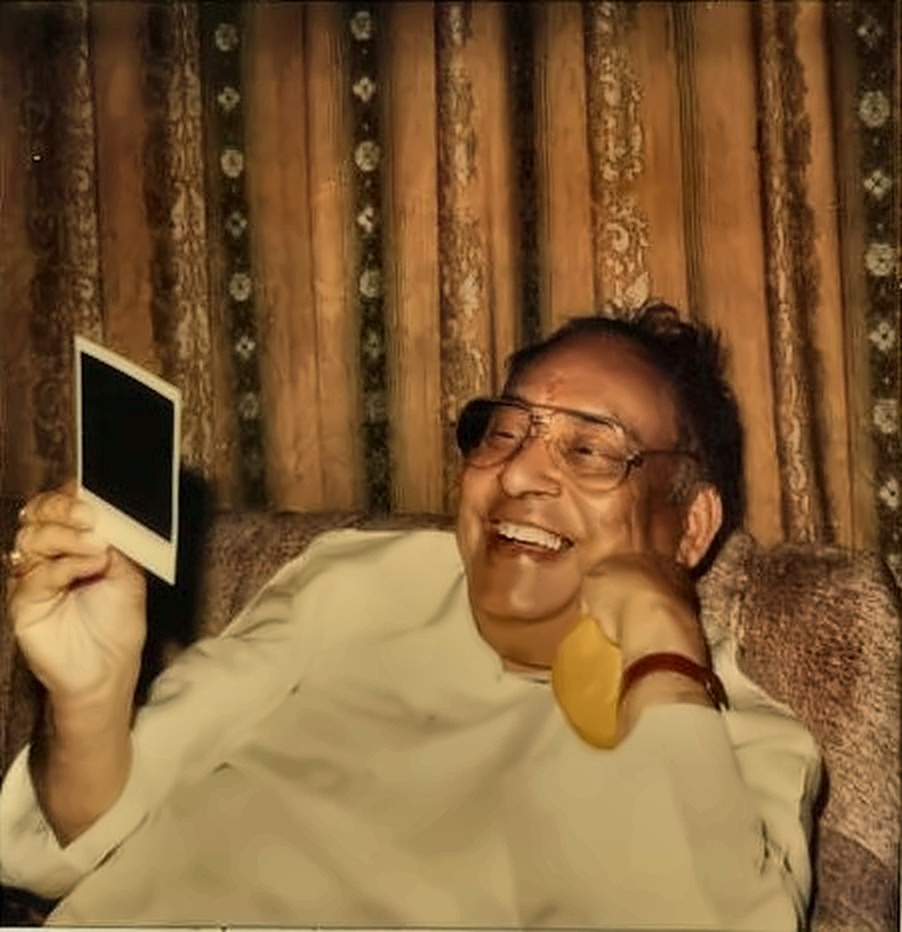 A moment of joy — sharing a treasured photograph